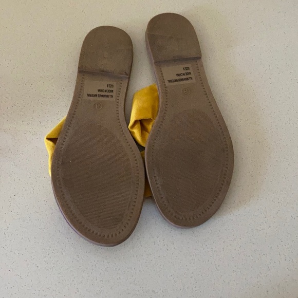 Restricted Slip on Slide/Sandal - Picture 2 of 4